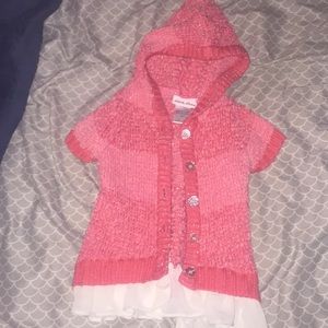 Knitted short sleeve hoodie